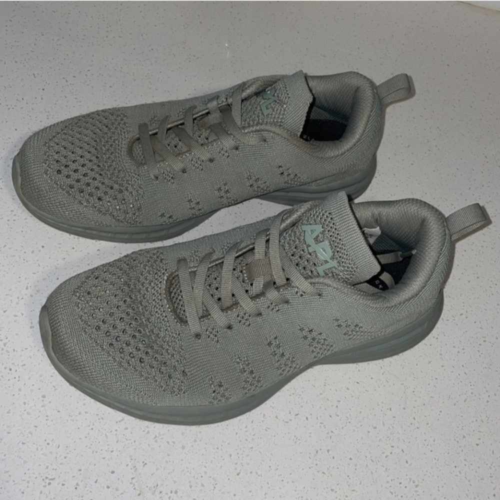 APL  Athletic Shoes